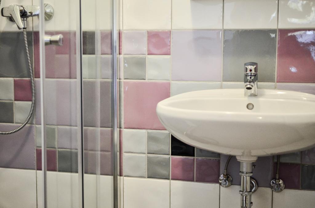 Pava Apartmanhaz Мако